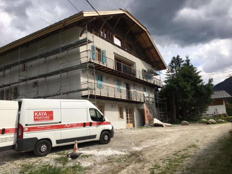 Enduit extérieur projeté à la chaux – Kaya Peinture Enduit extérieur projeté à la chaux - Kaya Peinture