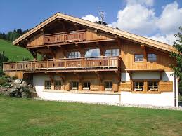 Façade extérieure d’un chalet à Combloux Façade extérieure d'un chalet à Combloux